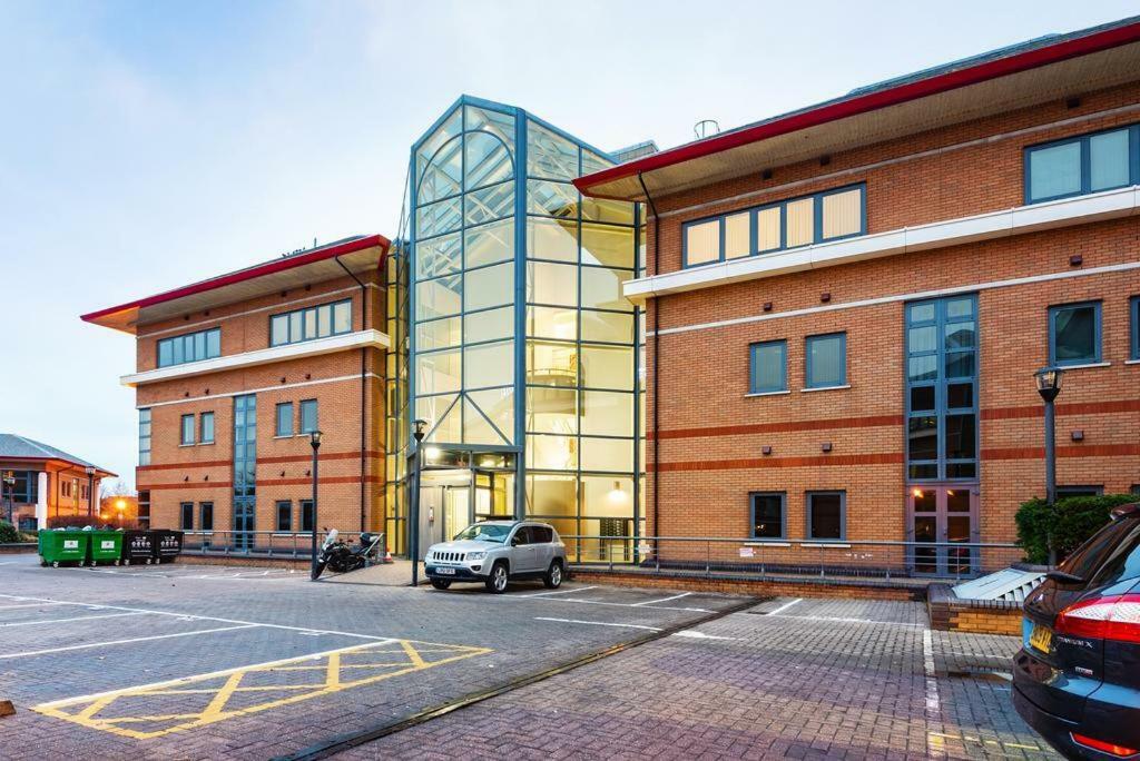 Mondial Apartments At Heathrow Harmondsworth Ngoại thất bức ảnh